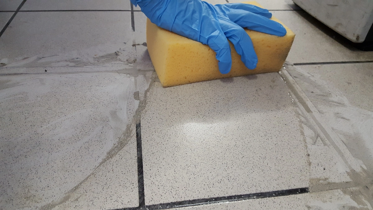 Zementschlämme-Reiniger