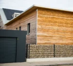 Holzentgrauer NEUTRAL DA 66 für die Renovierung von Holz im Außenbereich